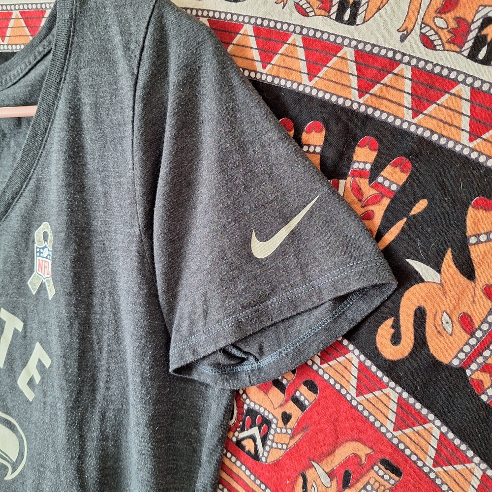 Nike Seattle Seahawks Heather Grey Salute to Service V-Neck T-shirt - Picture 4 of 12